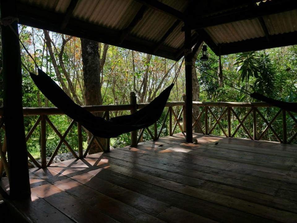 Dugong Koh Sukorn Hotel Ko Sukon Exterior photo